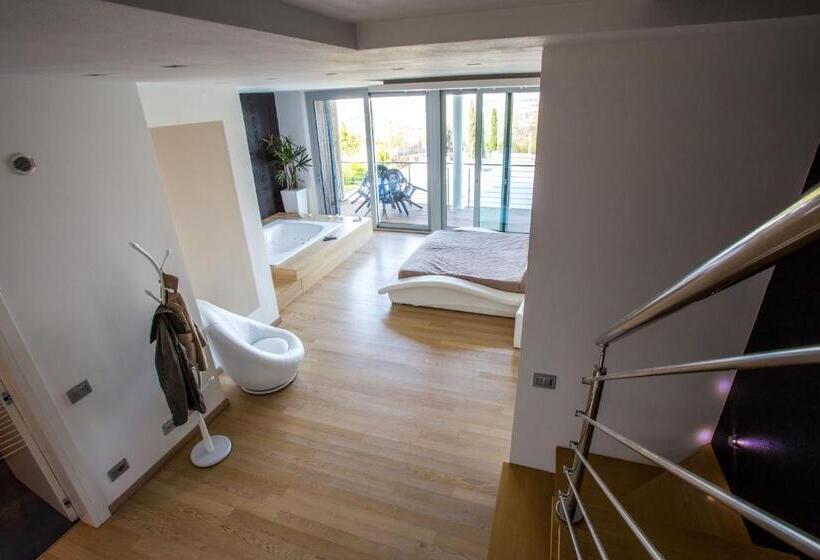 סוויטה עם ג'קוזי, Gelso Bianco Country Resort