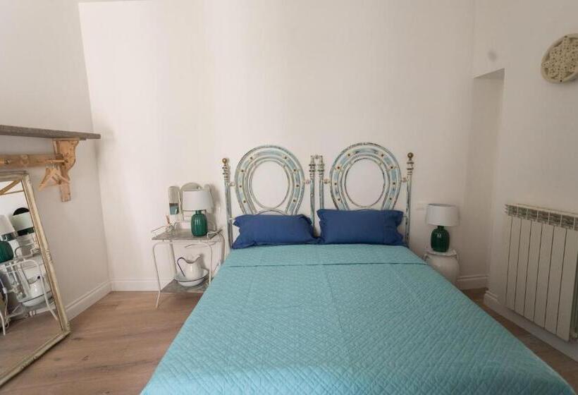 Camera Standard, Palazzo Siena De Facendis