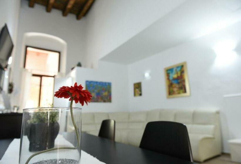 חדר סטנדרט לשלושה, Sisters Residence