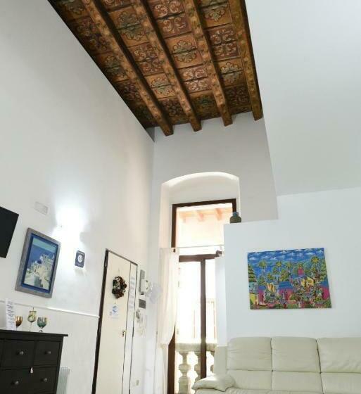 חדר סטנדרט לשלושה, Sisters Residence