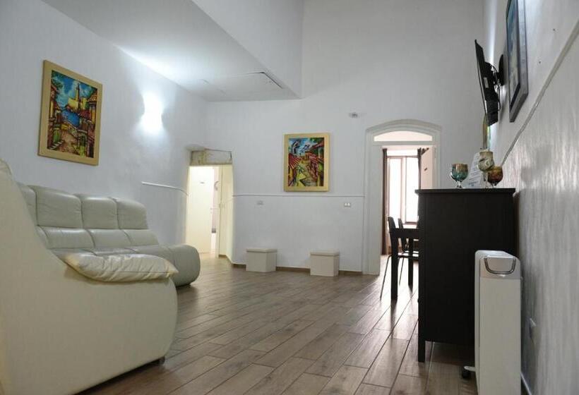 חדר סטנדרט לשלושה, Sisters Residence