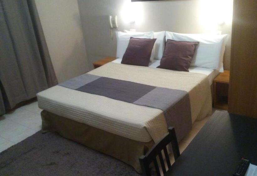 جناح جونيور, Albergo Soliani