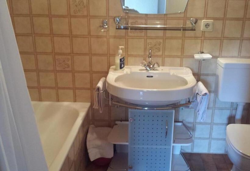 스탠다드 트리플 발코니 룸, Pension Schönblick