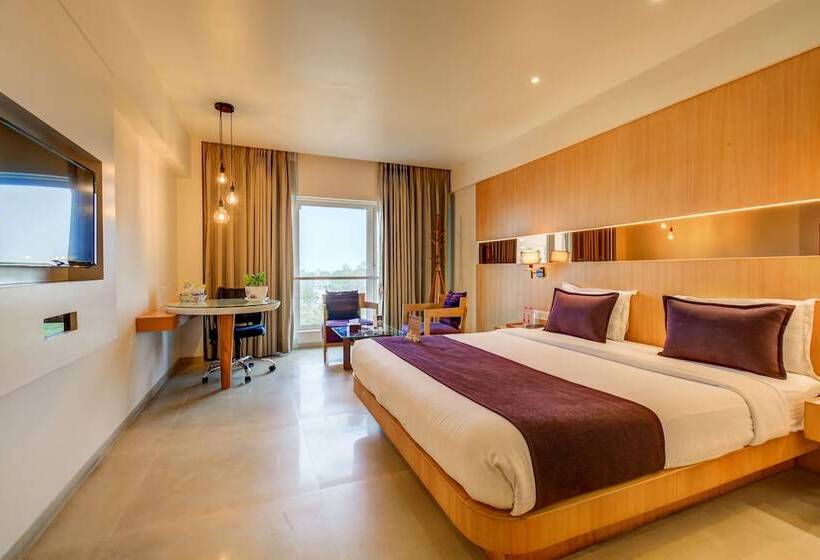 חדר דלוקס, The Ssk Solitaire Hotel & Banquets