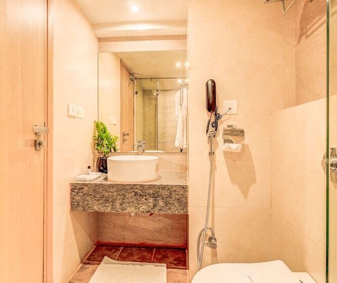 غرفة بريميوم, The Ssk Solitaire Hotel & Banquets