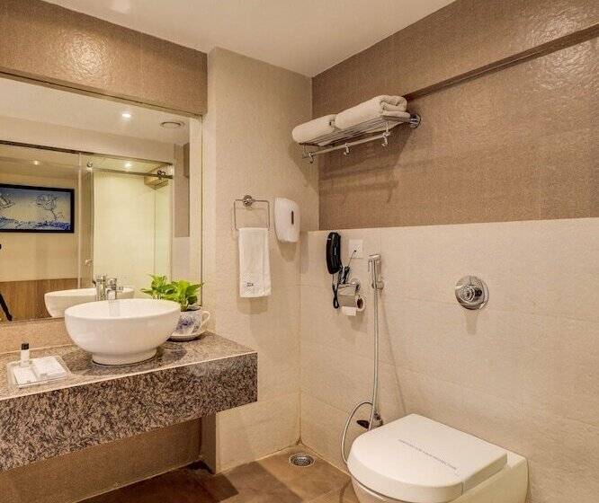 Люкс, The Ssk Solitaire Hotel & Banquets