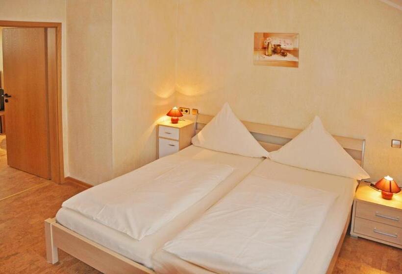 패밀리 룸, Zur Loreley   Garni