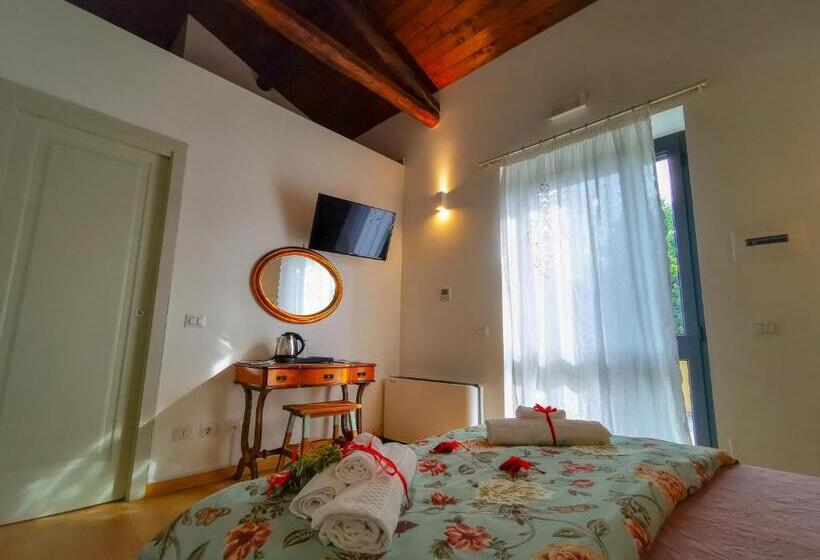 اتاق خانوادگی, Country House Erba Regina