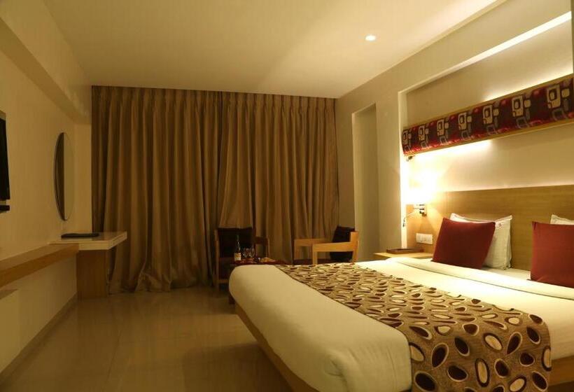 Номер Deluxe, The Ssk Solitaire Hotel & Banquets