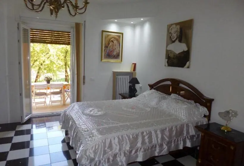 اتاق استاندارد, Monaco Rooms