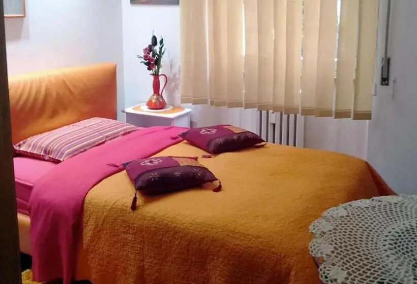 اتاق استاندارد یک نفره, Monaco Rooms