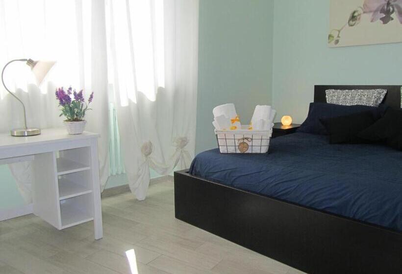 اتاق لوکس با بالکن, B&b Il Giardino In Città Parcheggio Privato Gratuito Su Disponibilità