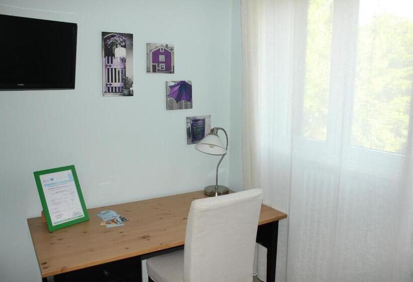 اتاق استاندارد یک تخته با سرویس بهداشتی مشترک, B&b Il Giardino In Città Parcheggio Privato Gratuito Su Disponibilità