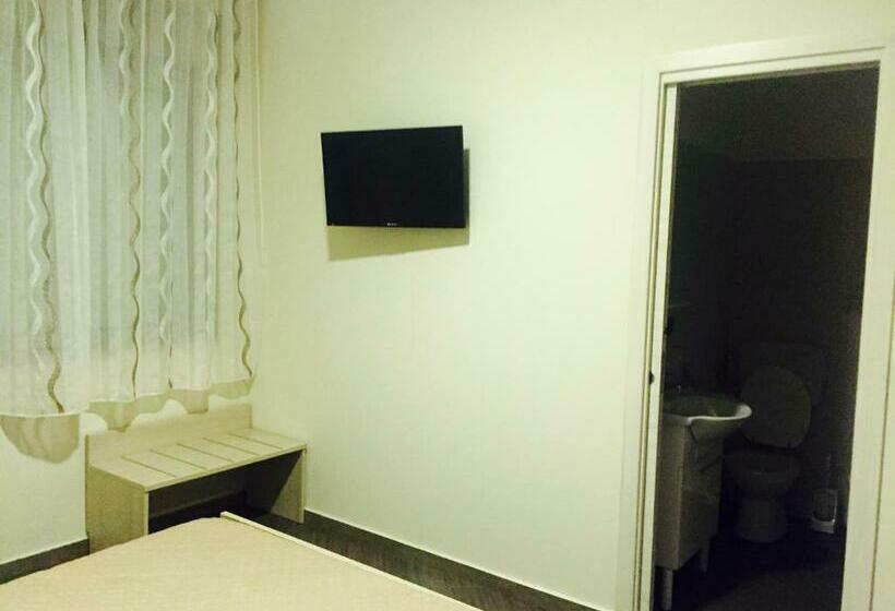 Quarto standard, Civico 83