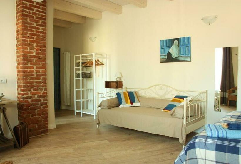 חדר סטנדרט לארבעה, Poesie Di Viaggio