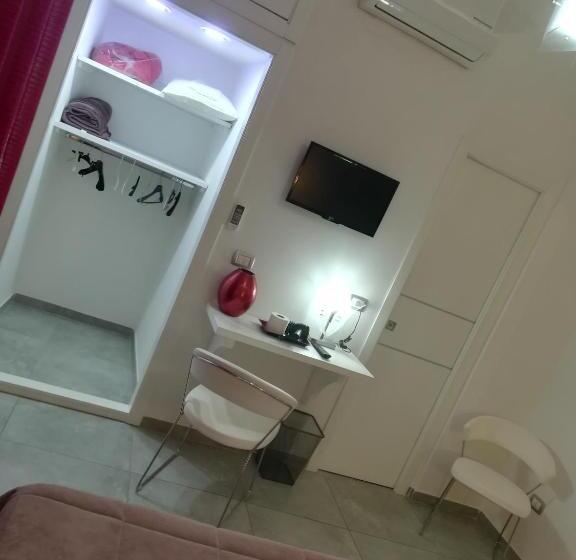 اتاق لوکس, Stella Diana