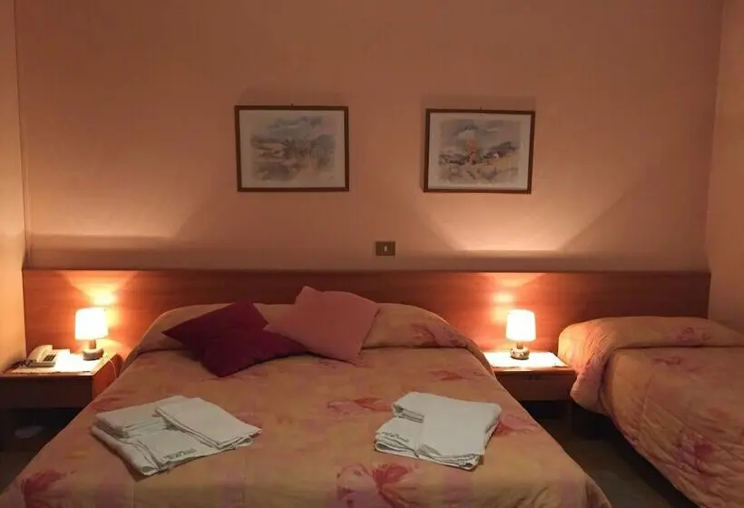 اتاق استاندارد سه نفره, Albergo Miramonti