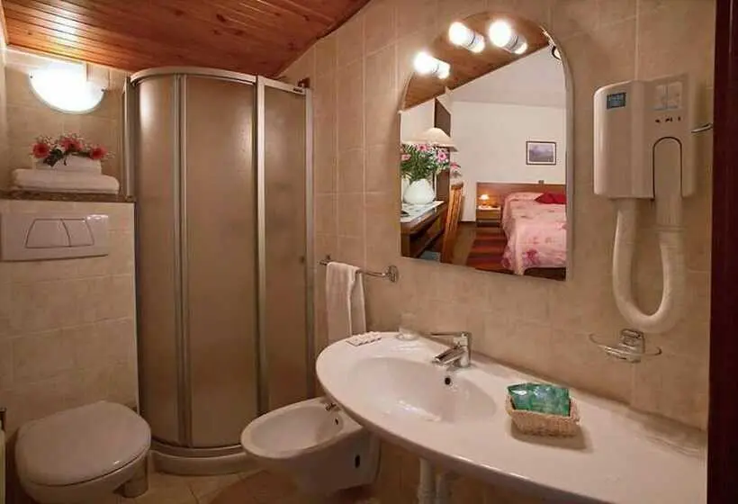 اتاق استاندارد سه نفره, Albergo Miramonti