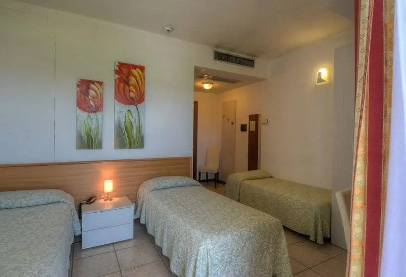 Standard Kolmen Hengen Huone, Albergo Ristorante Alle Crosere