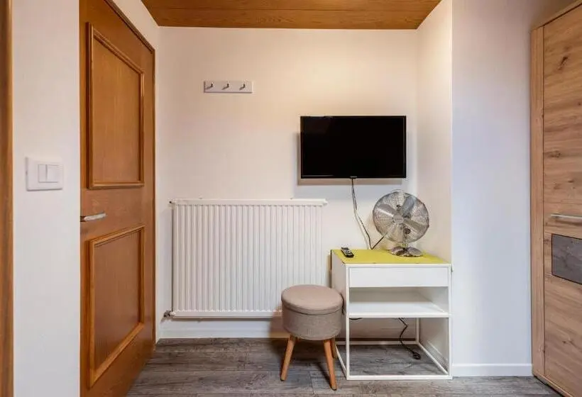 Basic Yhden Hengen Huone, Pension Florian