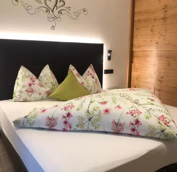 Classic room with balcony, Pension Florian