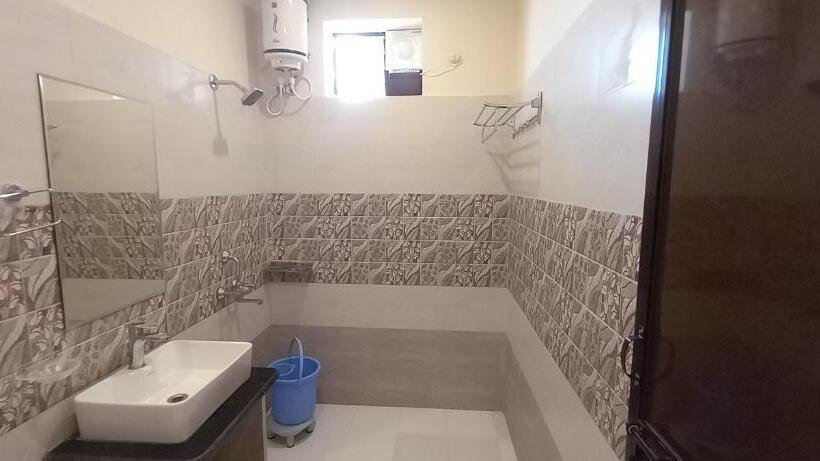 Трехместный Номер Стандарт Вид на Сад, Sanjog Resort