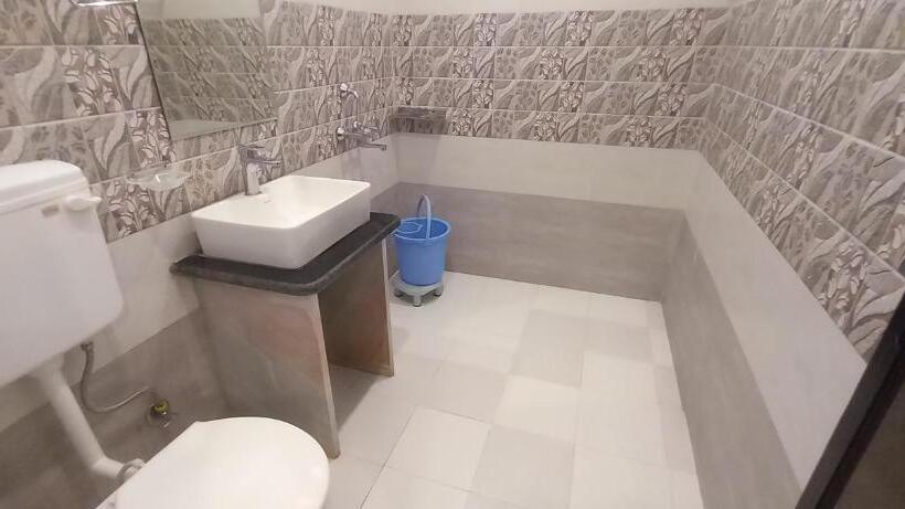 Трехместный Номер Стандарт Вид на Сад, Sanjog Resort