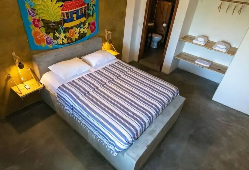 スタンダードルーム, Urla Surf House