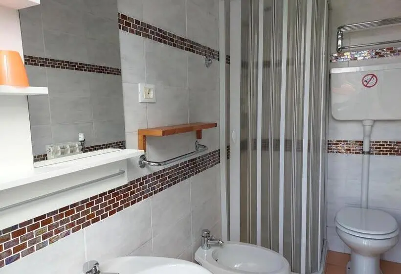 اتاق لوکس با بالکن, Villa La Lanterna