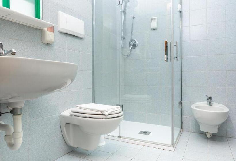 四人标准间, Villaggio Torre Marina