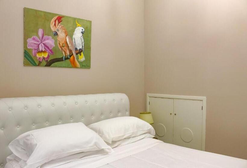 غرفة قياسية ثلاثية, Barocco B&b