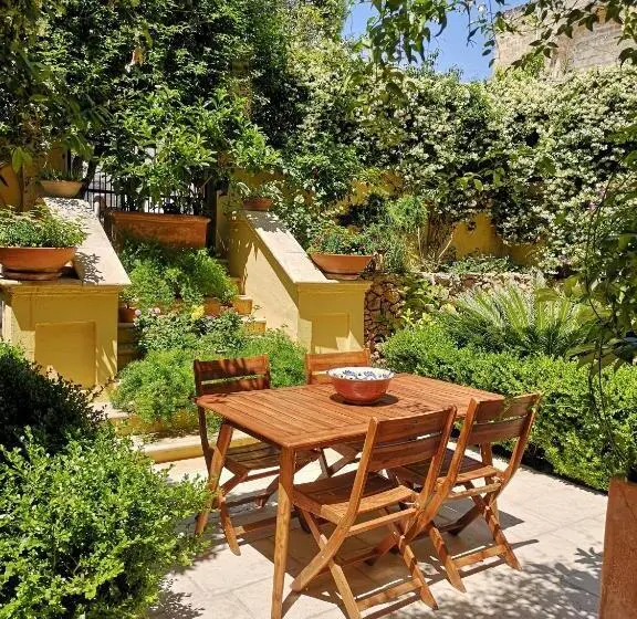 ４ベッドルームクラシックタイプ, B&b Corte San Giuseppe