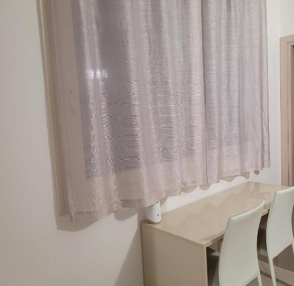 חדר סטנדרט, Kristal