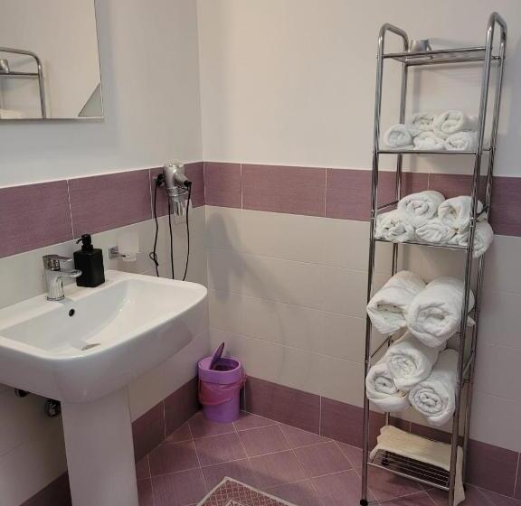 סטודיו משפחתי, Kristal