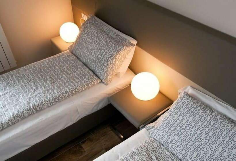 Camera Deluxe con Balcone, B&b Raffaello A Mare