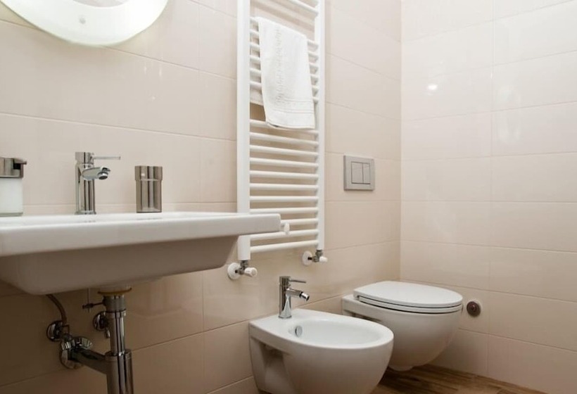 Camera Deluxe con Balcone, B&b Raffaello A Mare