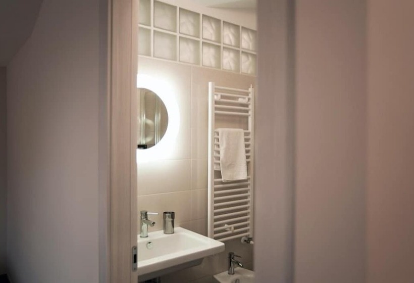 Camera Deluxe con Balcone, B&b Raffaello A Mare