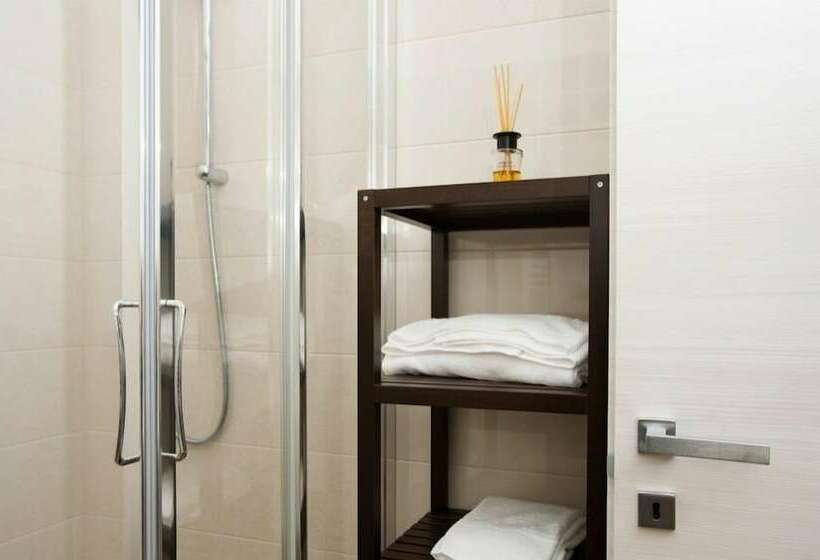 Camera Deluxe con Balcone, B&b Raffaello A Mare