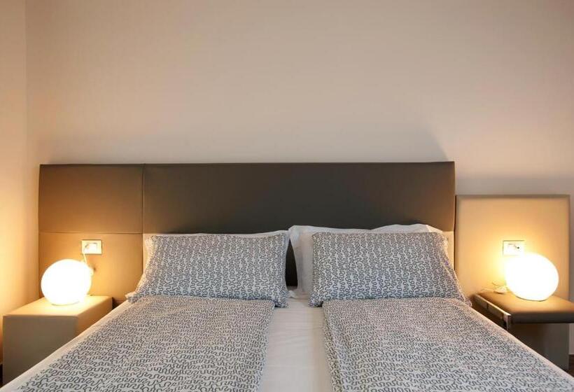 Camera Deluxe con Balcone, B&b Raffaello A Mare