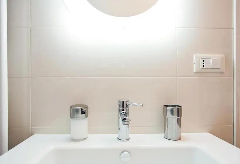 اتاق لوکس, B&b Raffaello A Mare