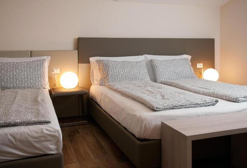 Camera Deluxe, B&b Raffaello A Mare