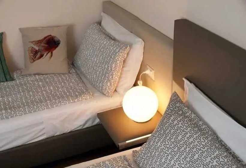 اتاق لوکس سه تخته, B&b Raffaello A Mare