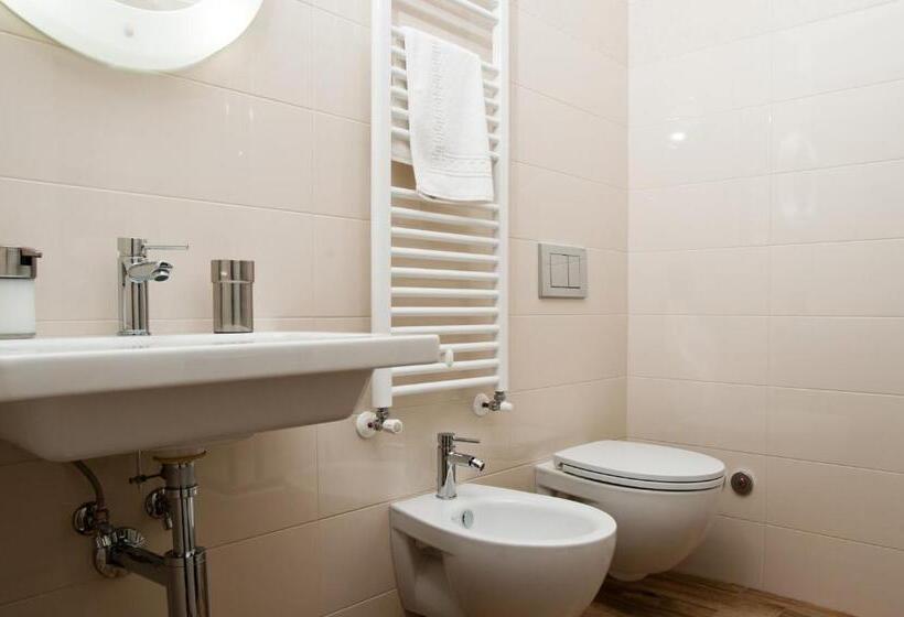 Camera Deluxe con Balcone, B&b Raffaello A Mare