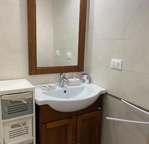 غرفة قياسية مزوَّدة بشُرفة, B&b Vistamareblu