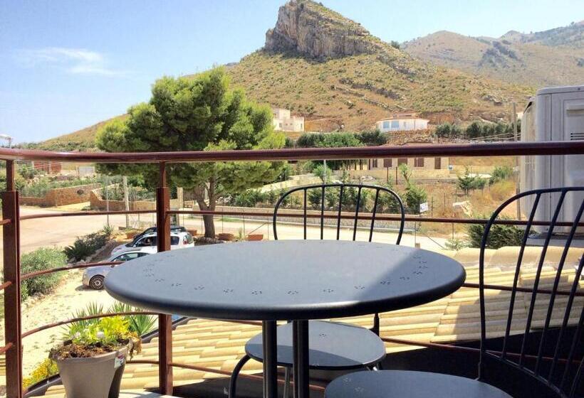 غرفة قياسية مزوَّدة بشُرفة, Addisa Locazione Breve