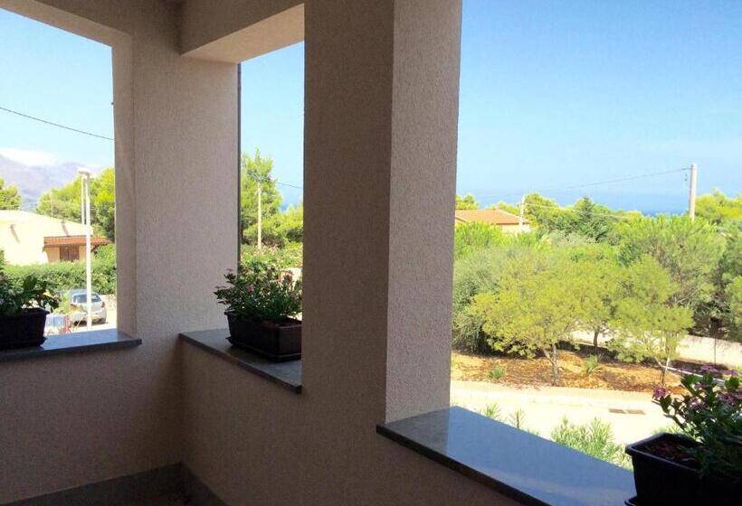 غرفة أساسية, Addisa Locazione Breve