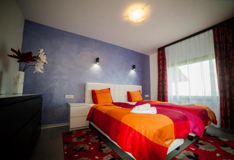 经济房, Rodizio Hill Resort