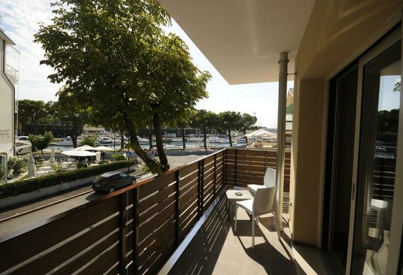 Номер Стандарт Вид на Озеро, Locanda Dogana