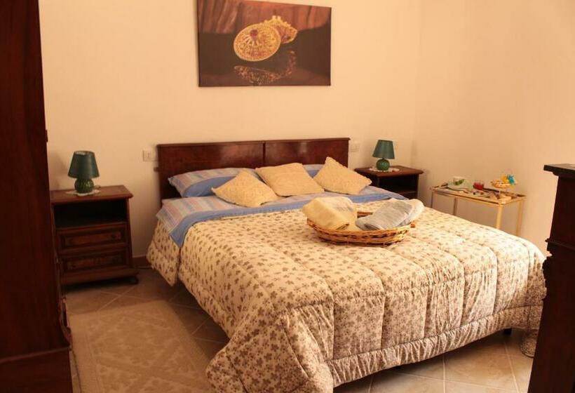 스탠다드 룸, Su Rosariu