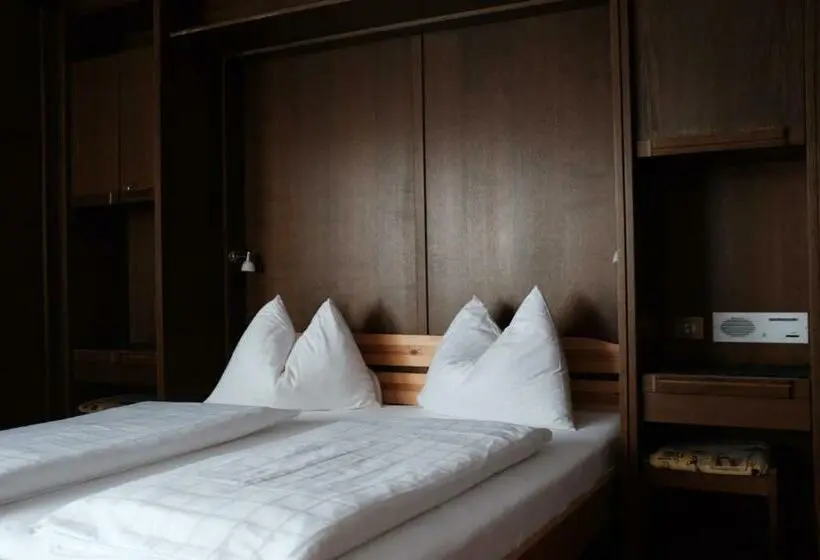 Deluxe-huone Parveke, Garni Trojer